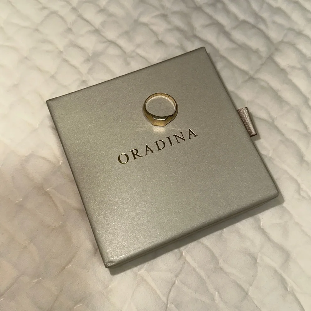 Oradina “Florence” Square Signet Ring - Picture 3 of 4